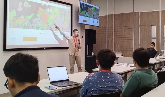 Rifqi workshop picture